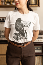 Unisex-Bio-Baumwoll Raven Reading T-Shirt