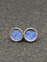 Studs in blue salmon leather and stainless steel