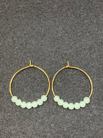 Hoop earrings with jade-effect glass beads and gold-stainless steel