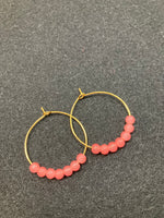 Hoop earrings with jade-effect glass beads and gold-stainless steel