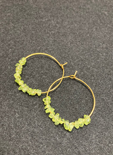 Hoop earrings with green peridot and gold stainless steel