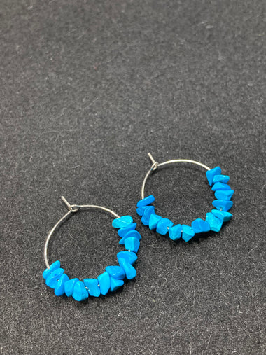 Hoop earrings with turquoise beads and stainless steel