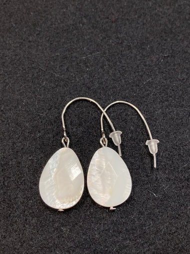 Earrings with white mother-of-pearl teardrops and stainless steel